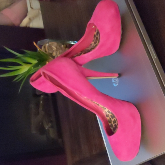 Aldo Fuchsia 4 inch Heels